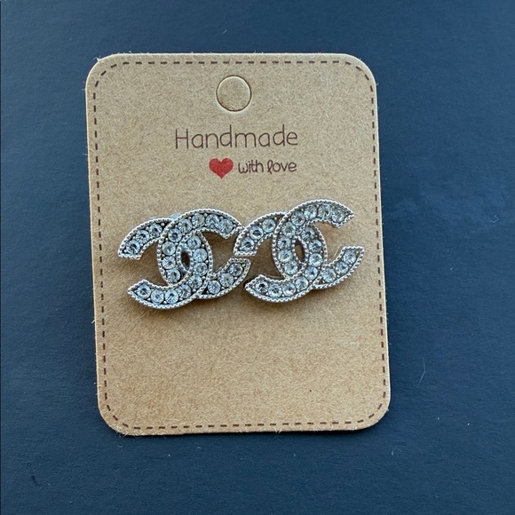 Beautiful buttons handmade into earrings! 3 pair in stock - Picture 5 of 5